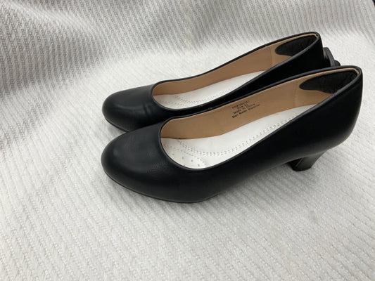 Shoes Heels Block By Journee  Size: 6.5