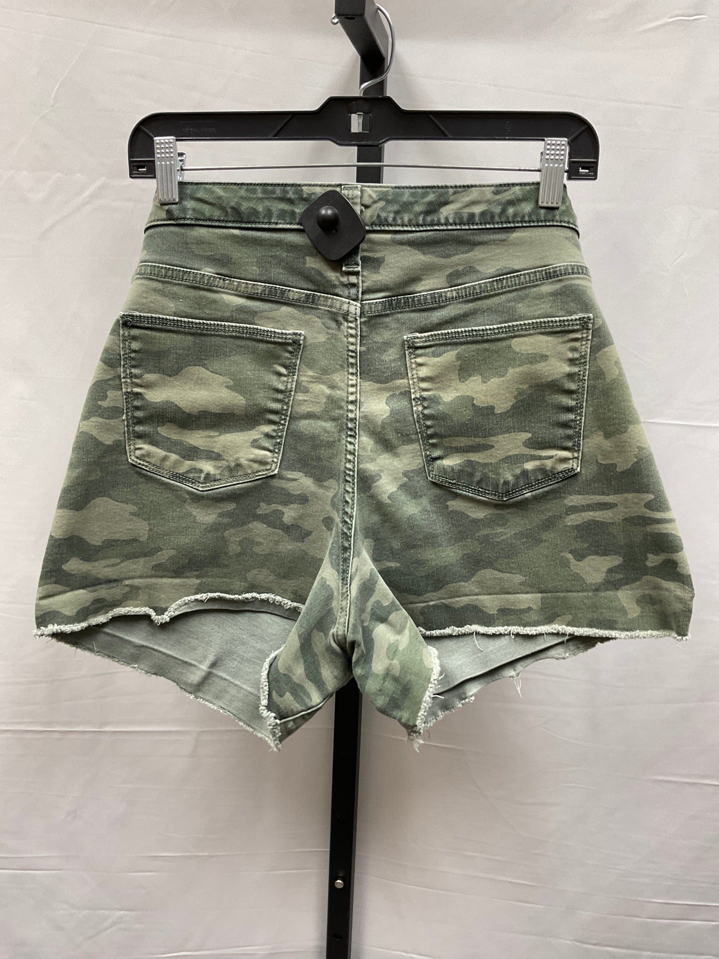 Camouflage Print Shorts Universal Thread, Size 14