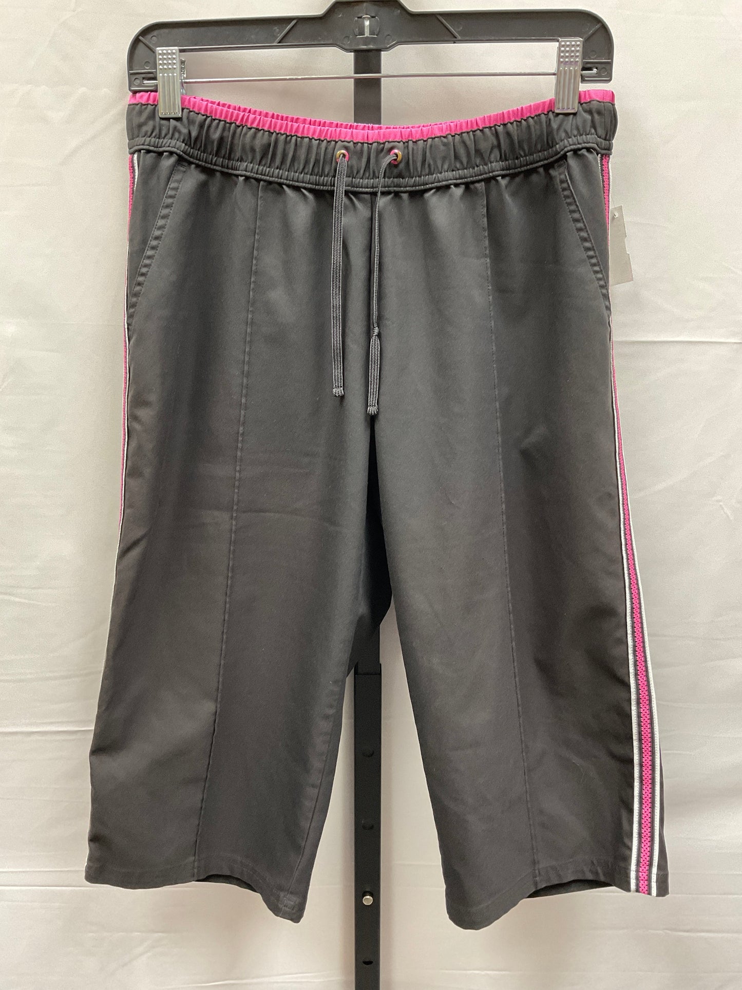 Black & Pink Athletic Capris Made For Life, Size Petite  M