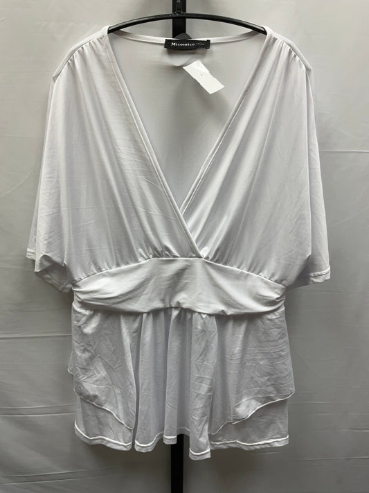 White Top Short Sleeve Clothes Mentor, Size 4x