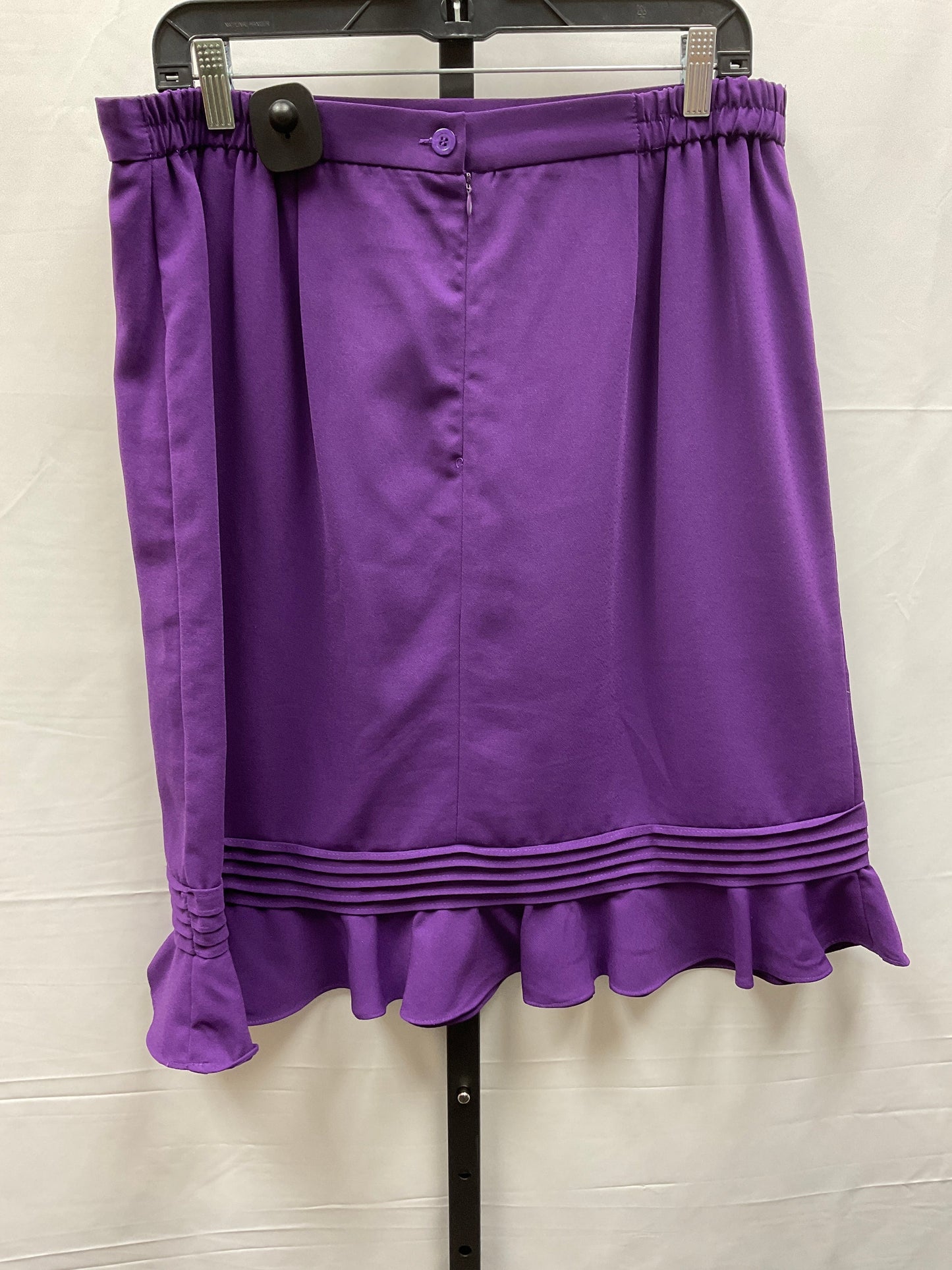 Skirt Set 2pc By Clothes Mentor In Purple, Size: 18