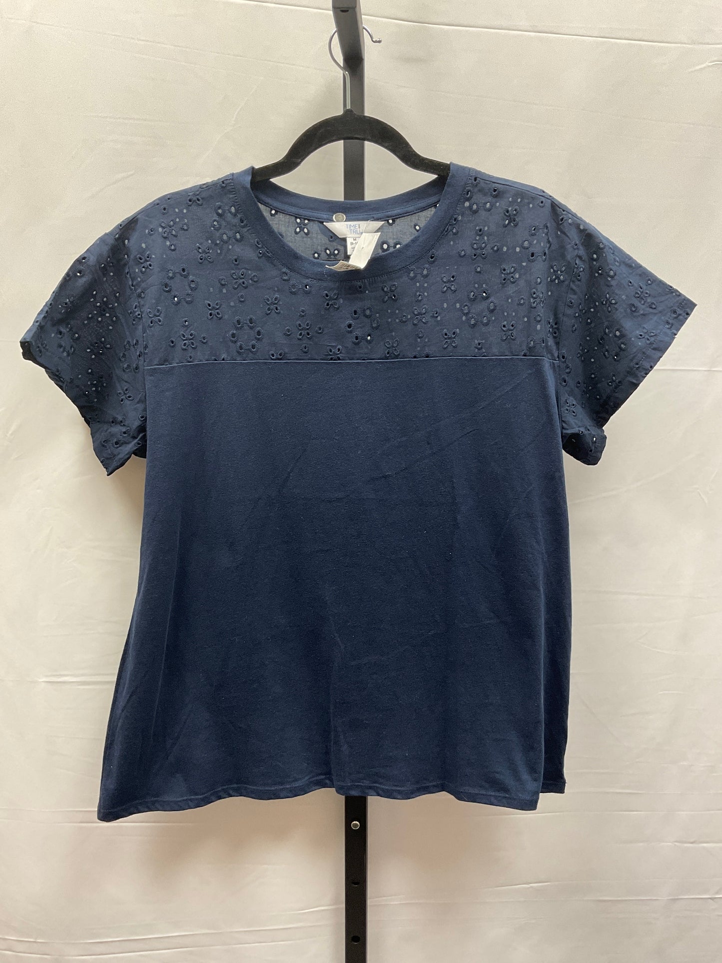 Top Short Sleeve By Time And Tru In Navy, Size: M