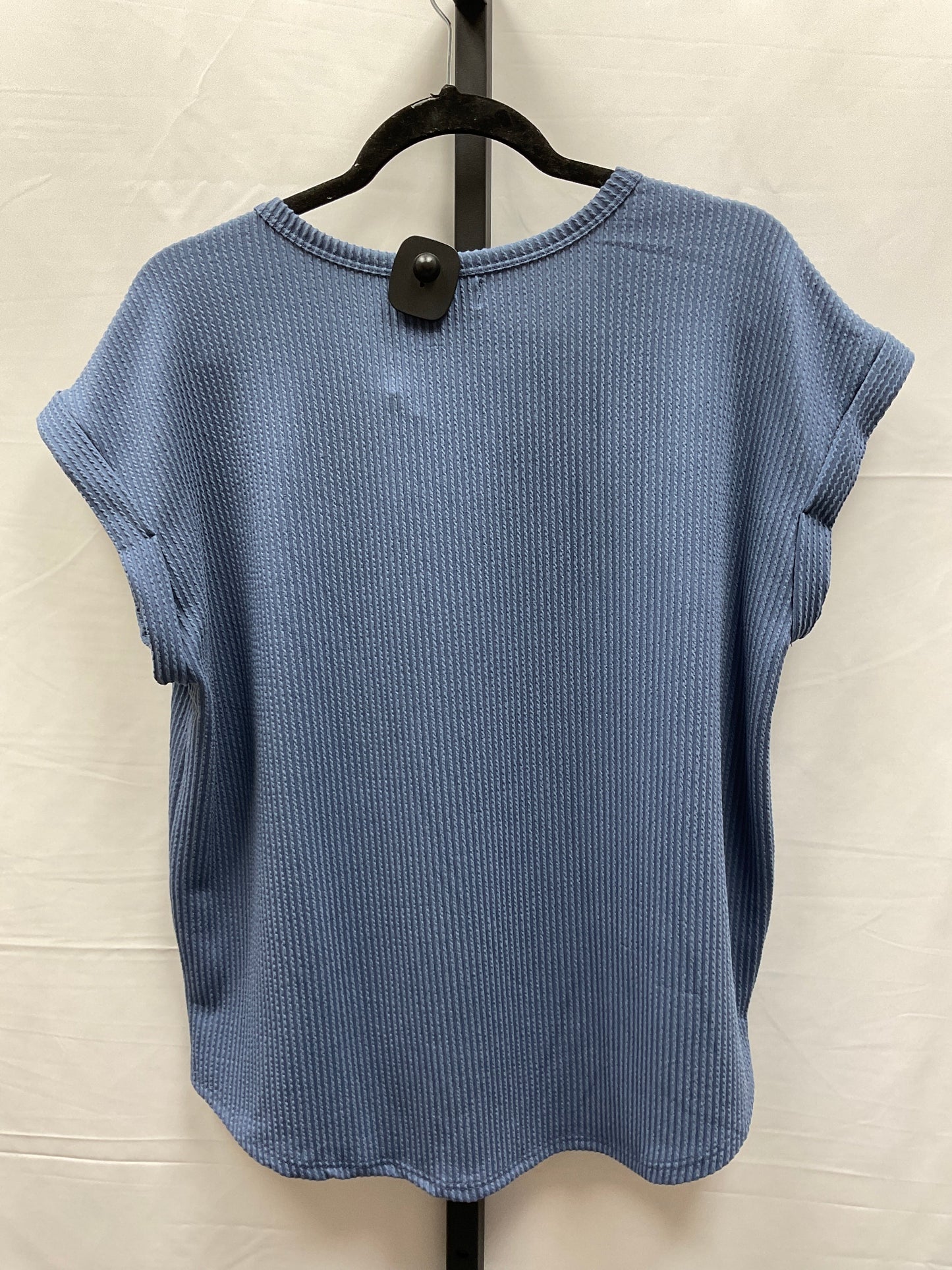 Top Short Sleeve By Maurices In Blue, Size: M