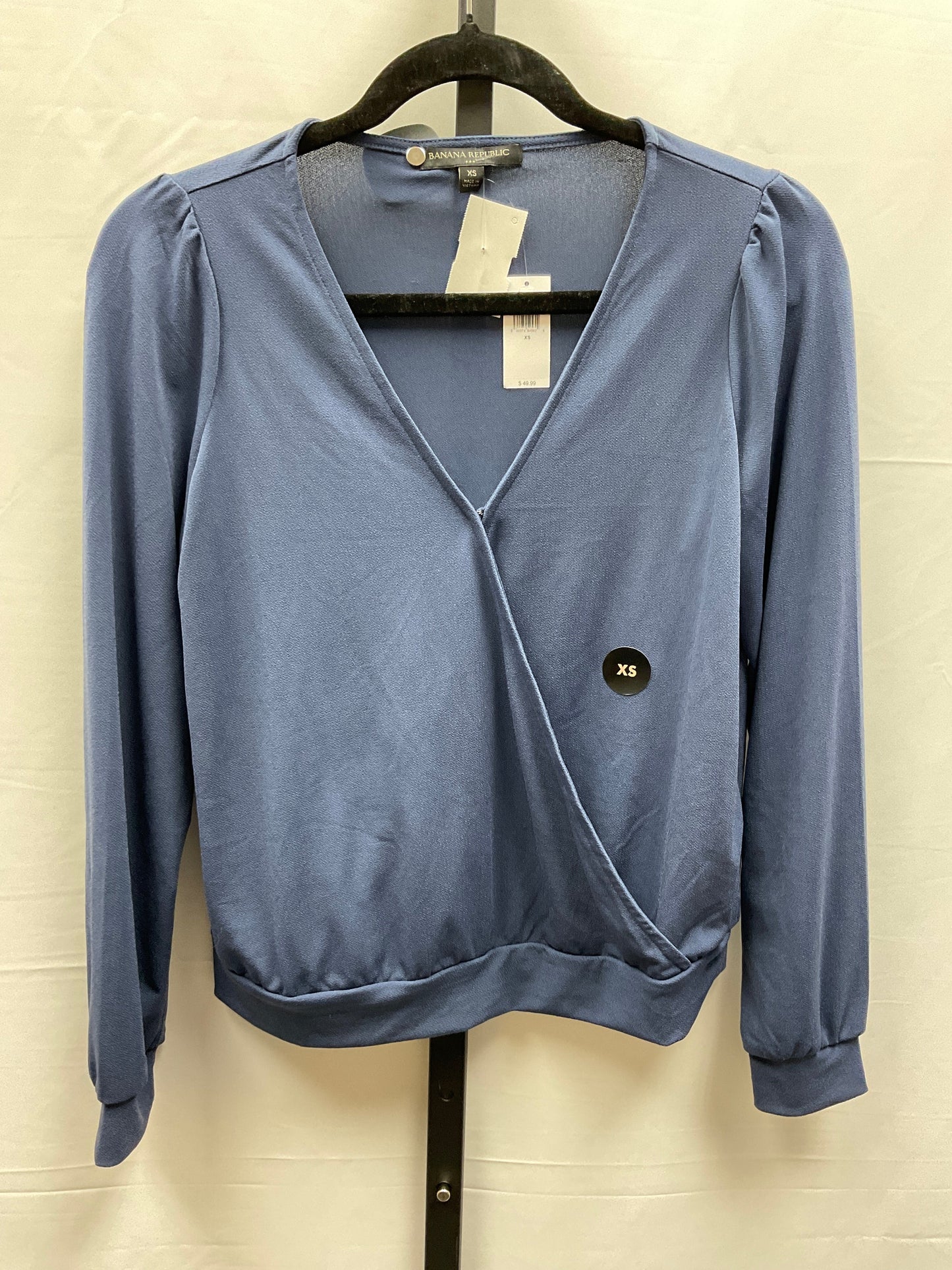 Top Long Sleeve By Banana Republic In Blue, Size: Xs