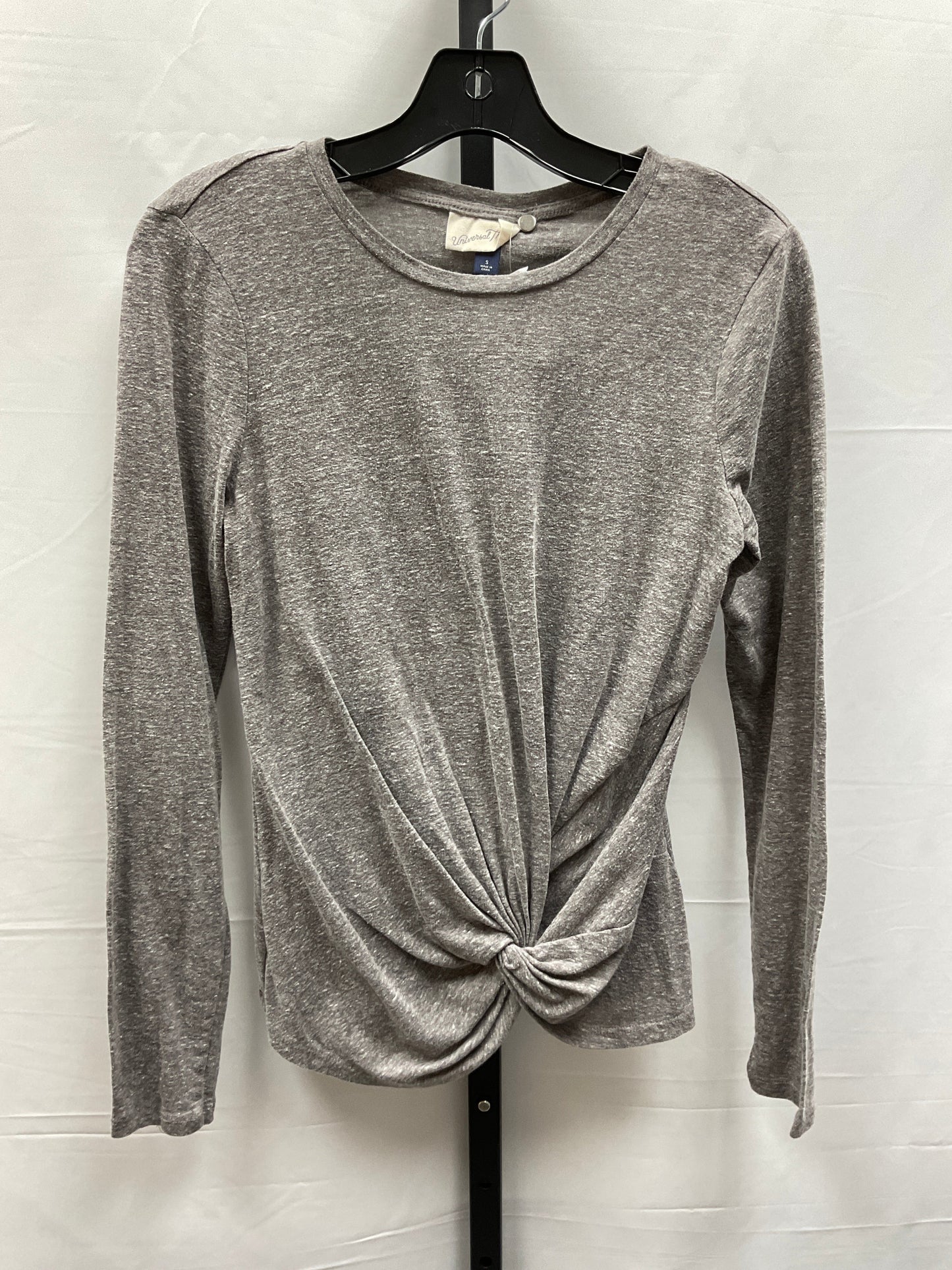 Top Long Sleeve By Universal Thread In Grey, Size: S