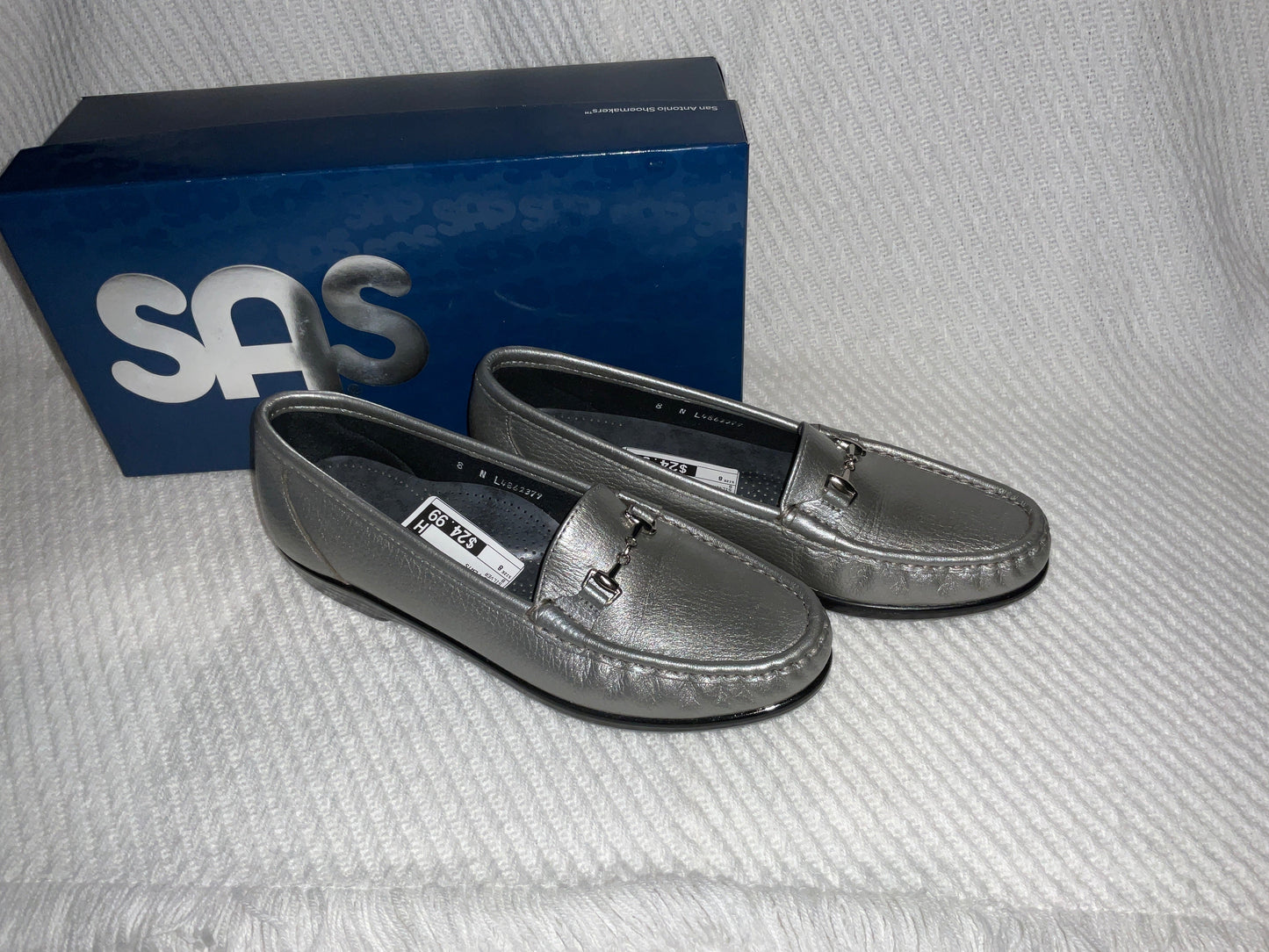 Shoes Flats By Sas In Silver, Size: 8