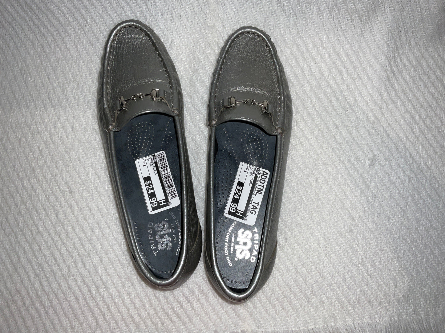 Shoes Flats By Sas In Silver, Size: 8