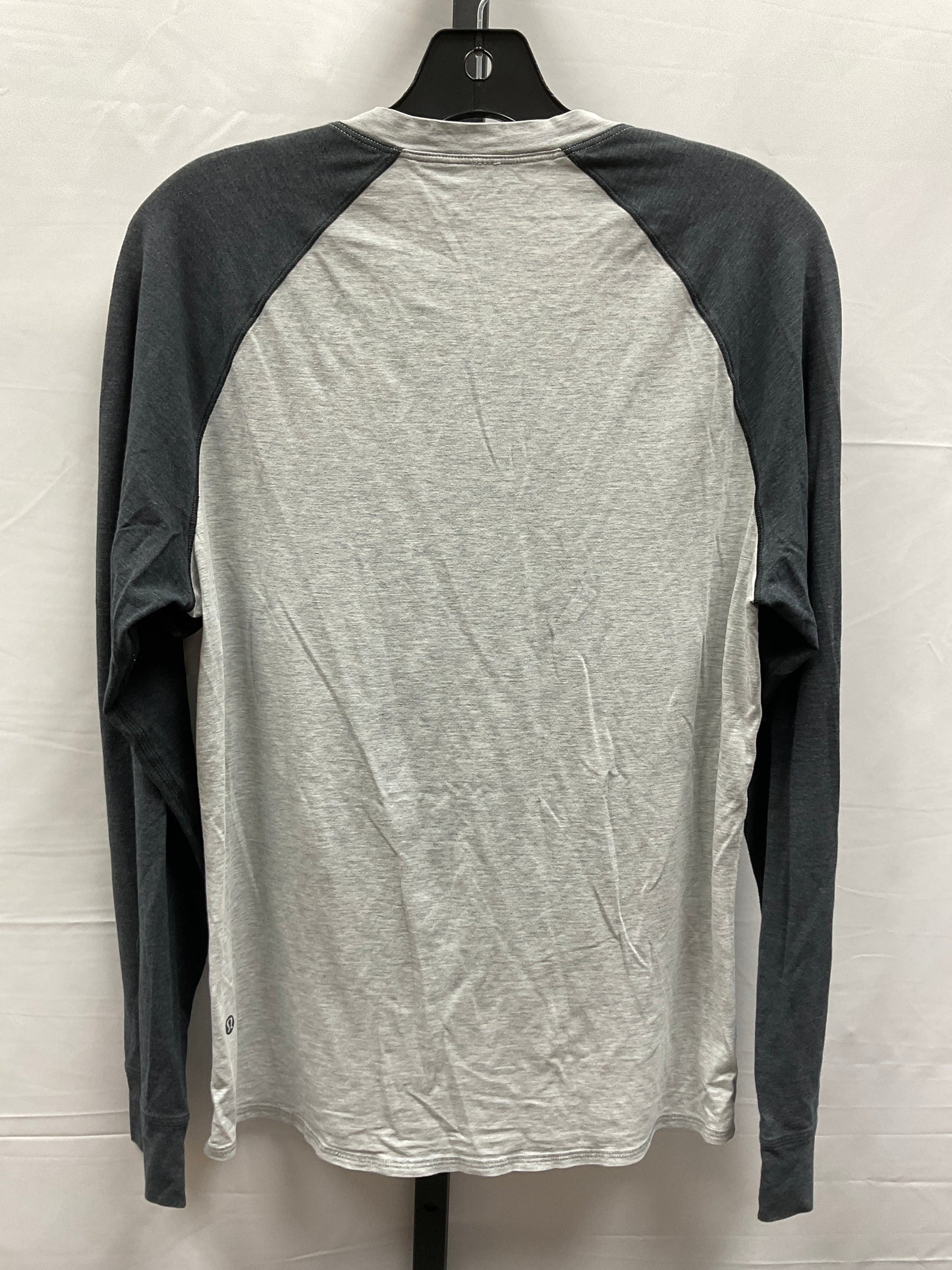 Athletic Top Long Sleeve Crewneck By Lululemon In Grey, Size: 8