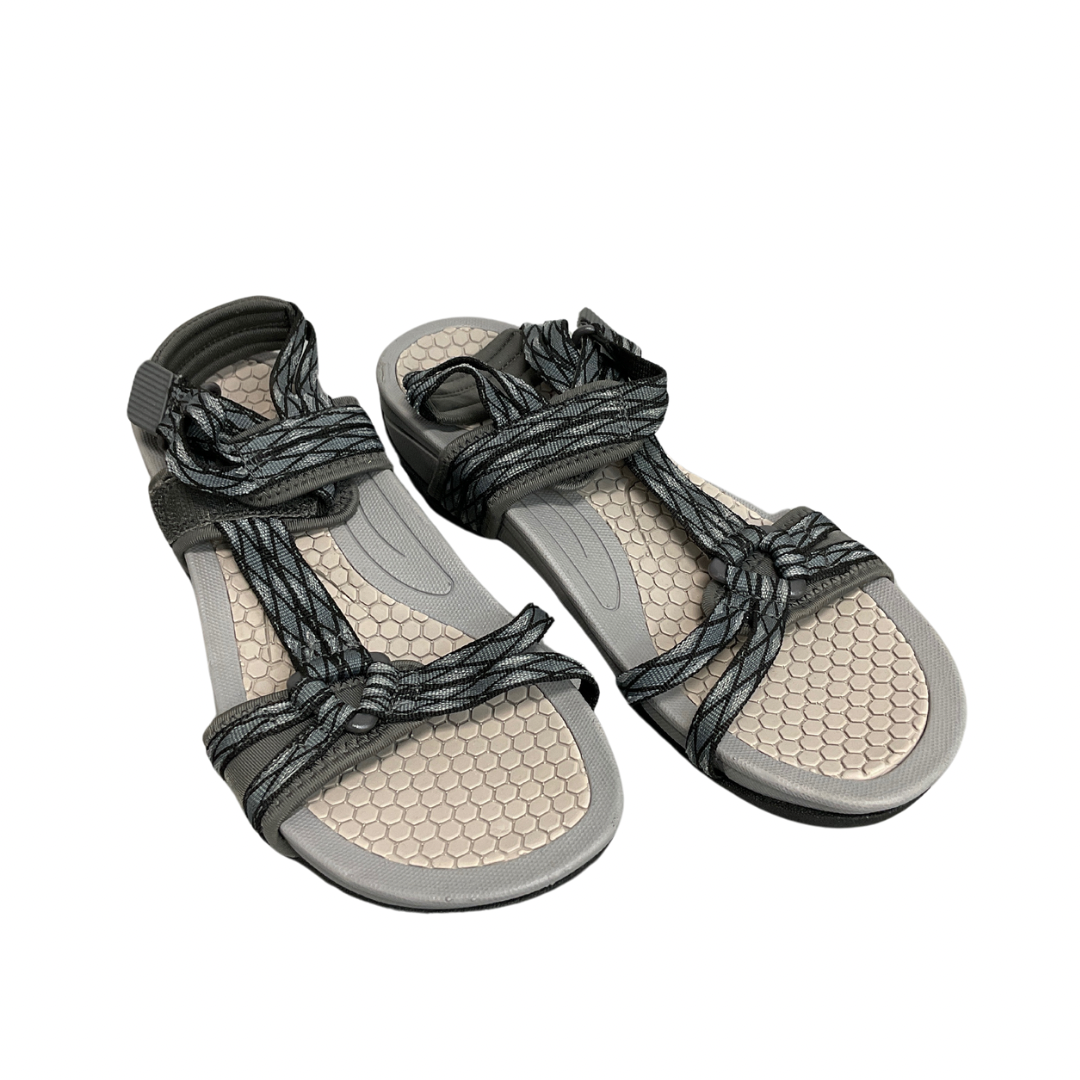 Sandals Sport By Bare Traps In Grey, Size: 7.5