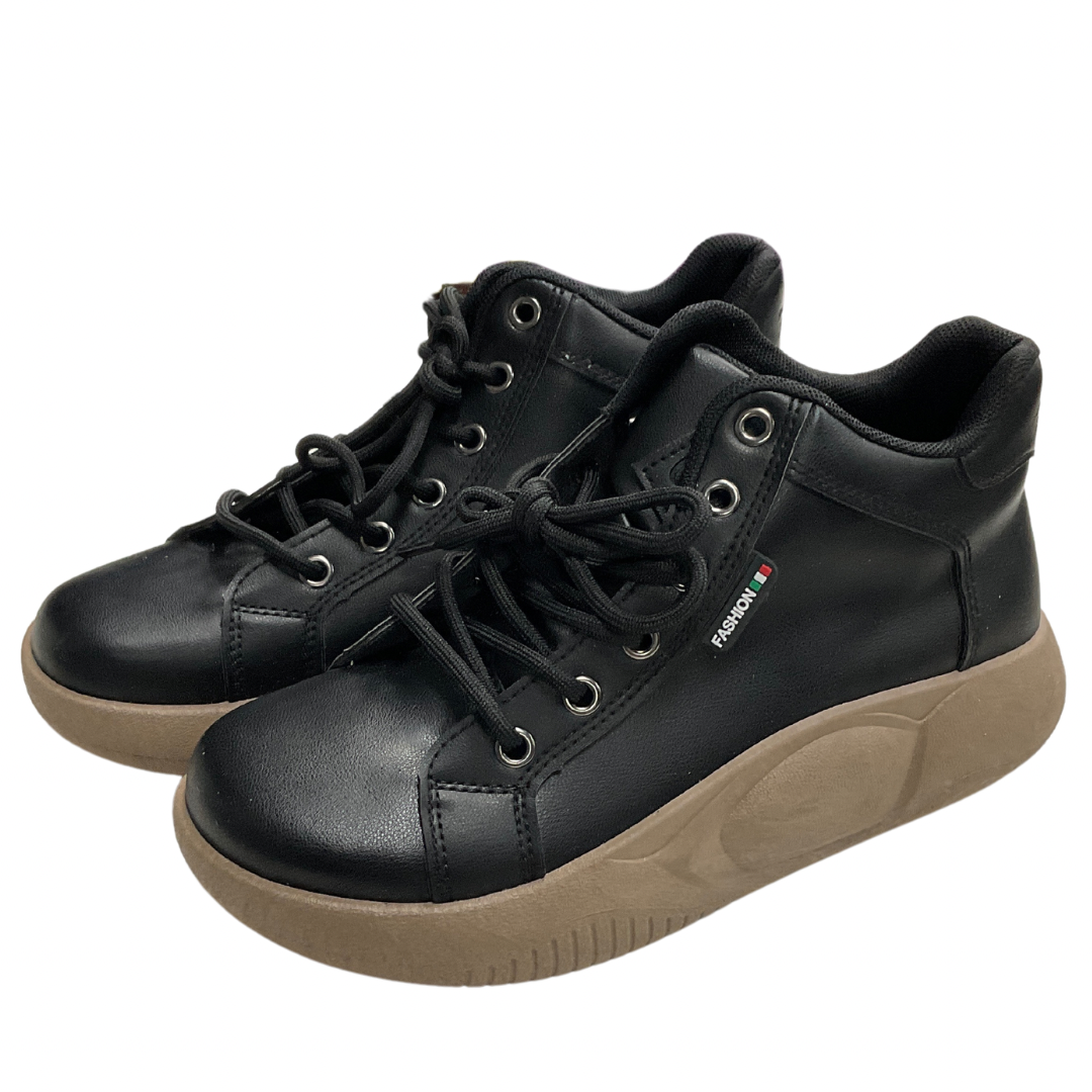 Shoes Sneakers By Clothes Mentor In Black & Brown, Size: 6