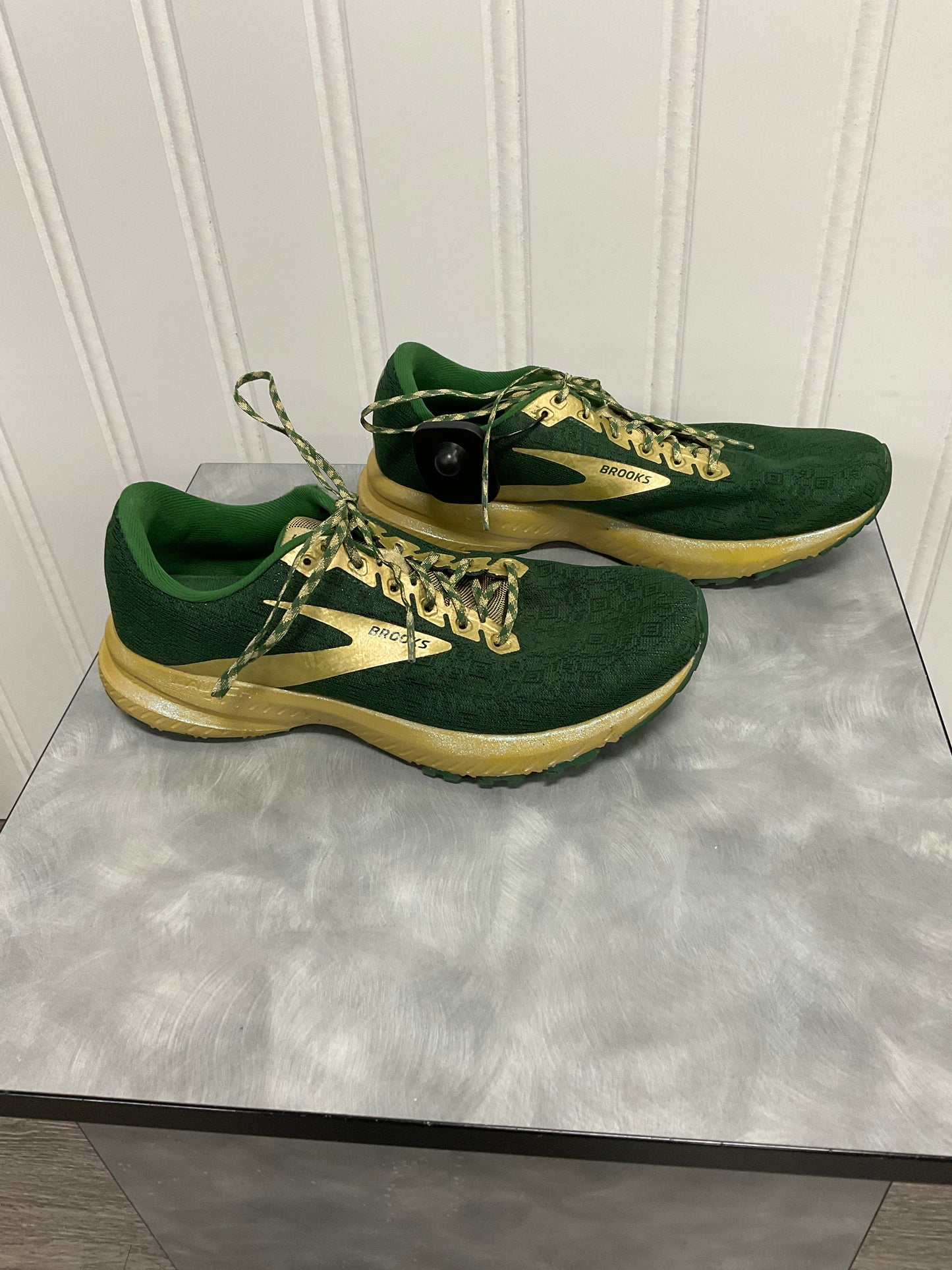 Shoes Athletic By Brooks In Gold & Green, Size: 9.5