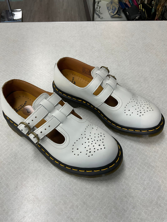 Shoes Flats By Dr Martens In White, Size: 8