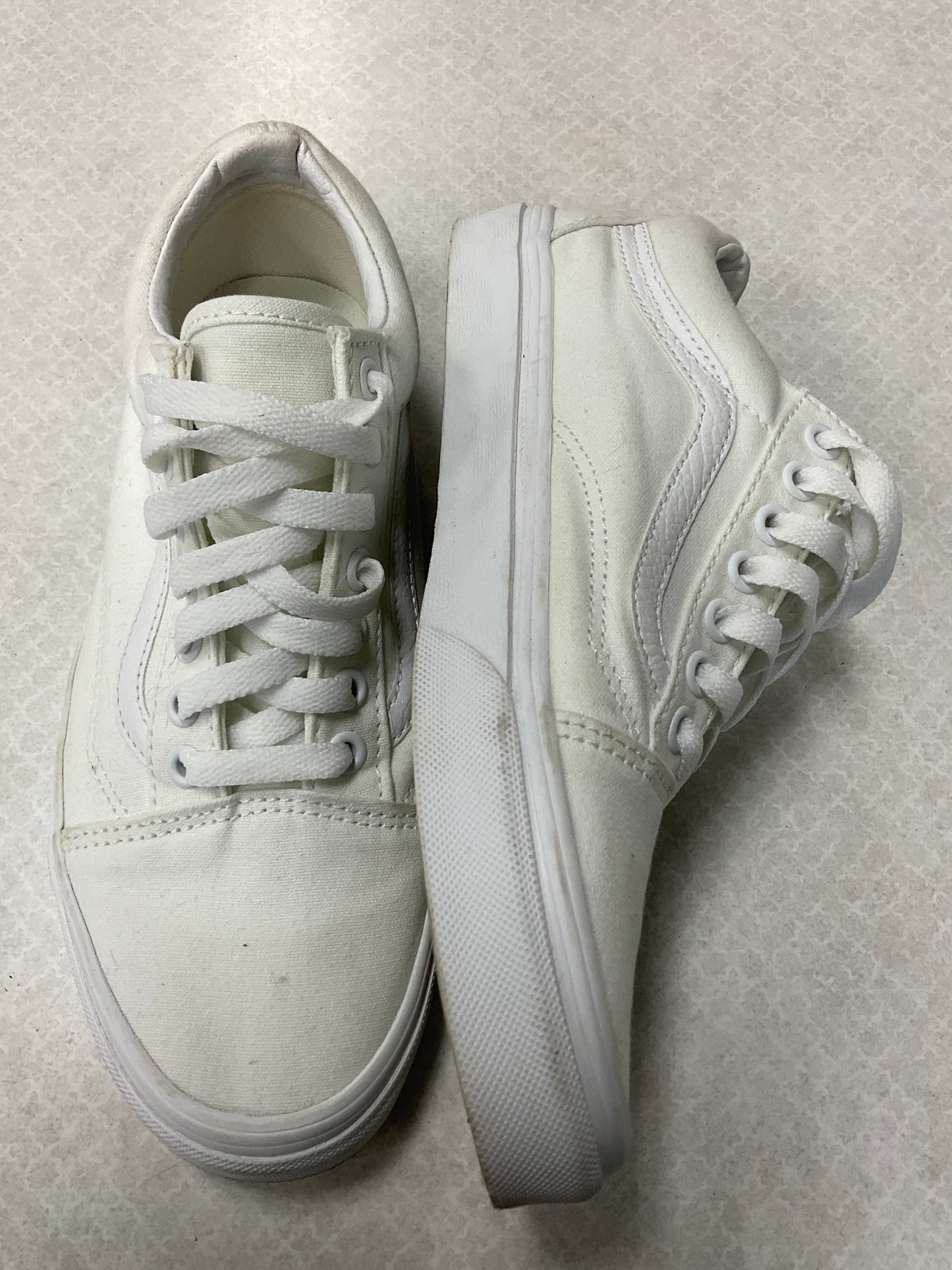 Shoes Sneakers By Vans In White, Size: 8