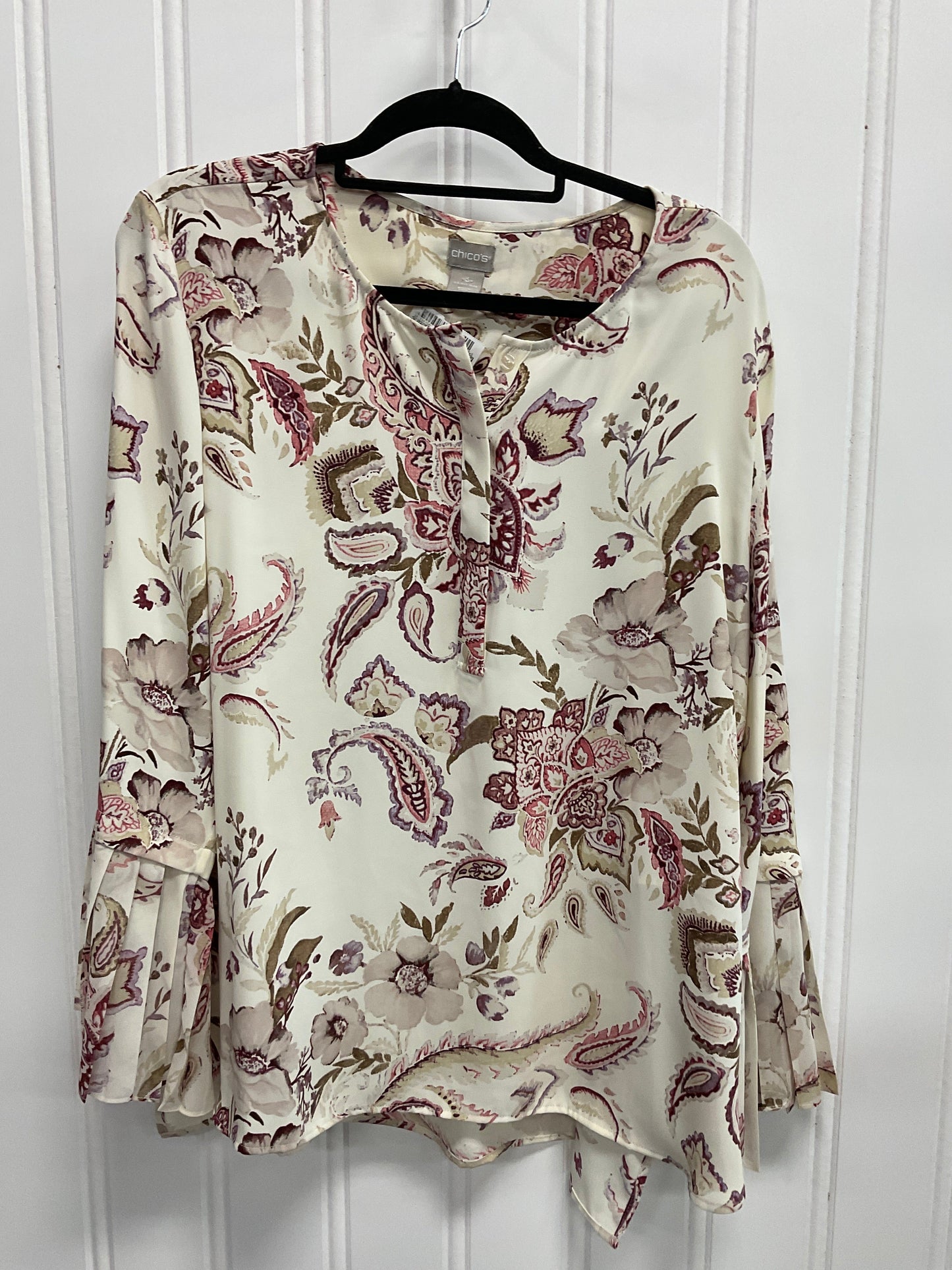 Top Long Sleeve By Chicos In Multi-colored, Size: Xl