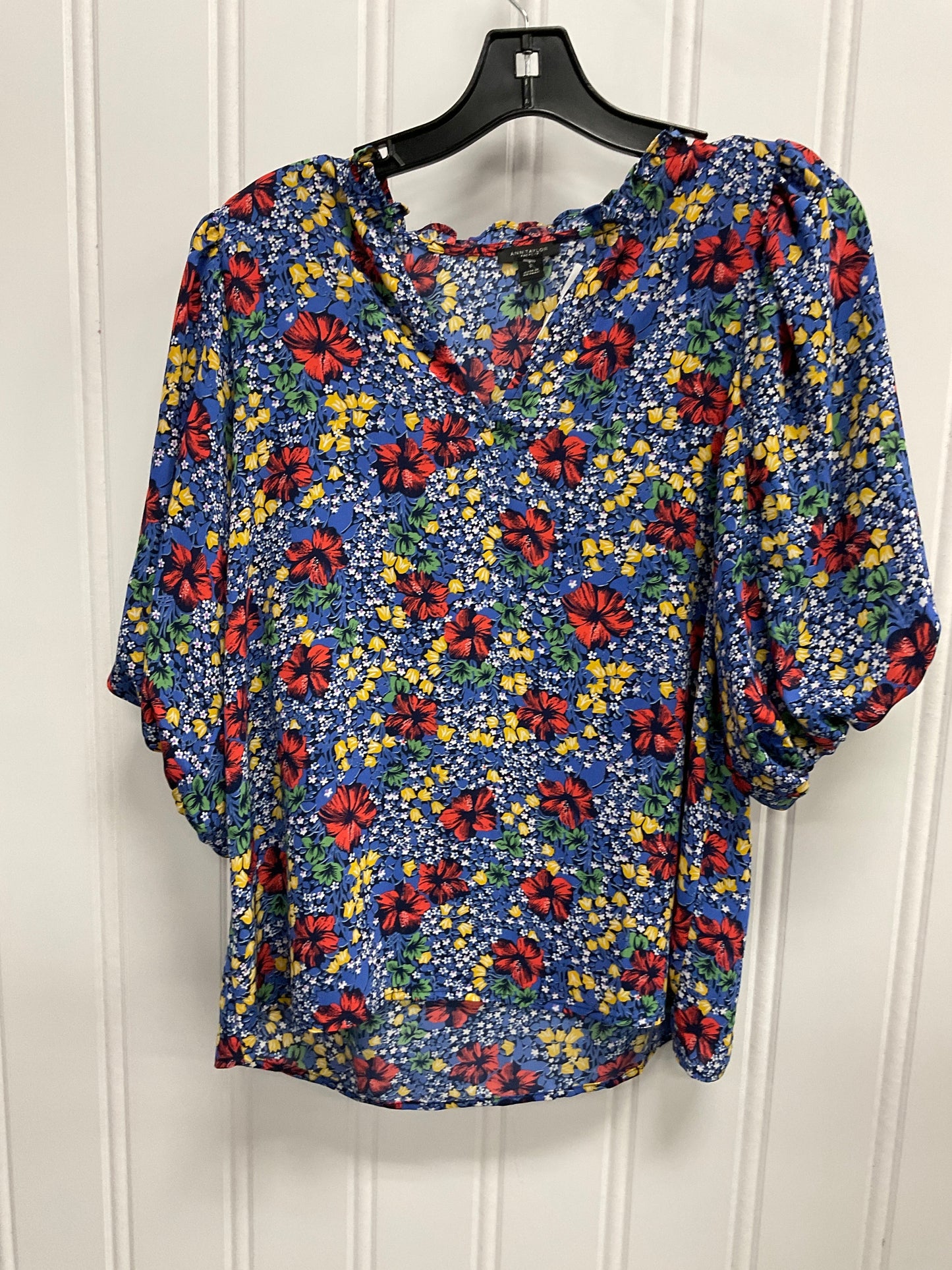 Top Short Sleeve By Ann Taylor In Floral Print, Size: S