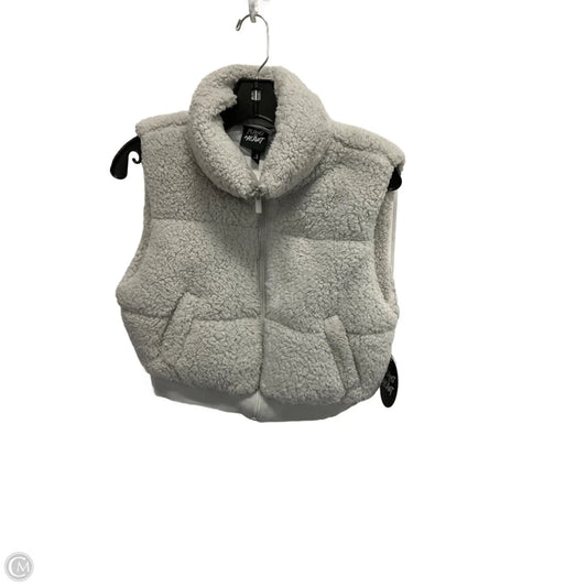 Vest Faux Fur & Sherpa By Clothes Mentor In Grey, Size: S