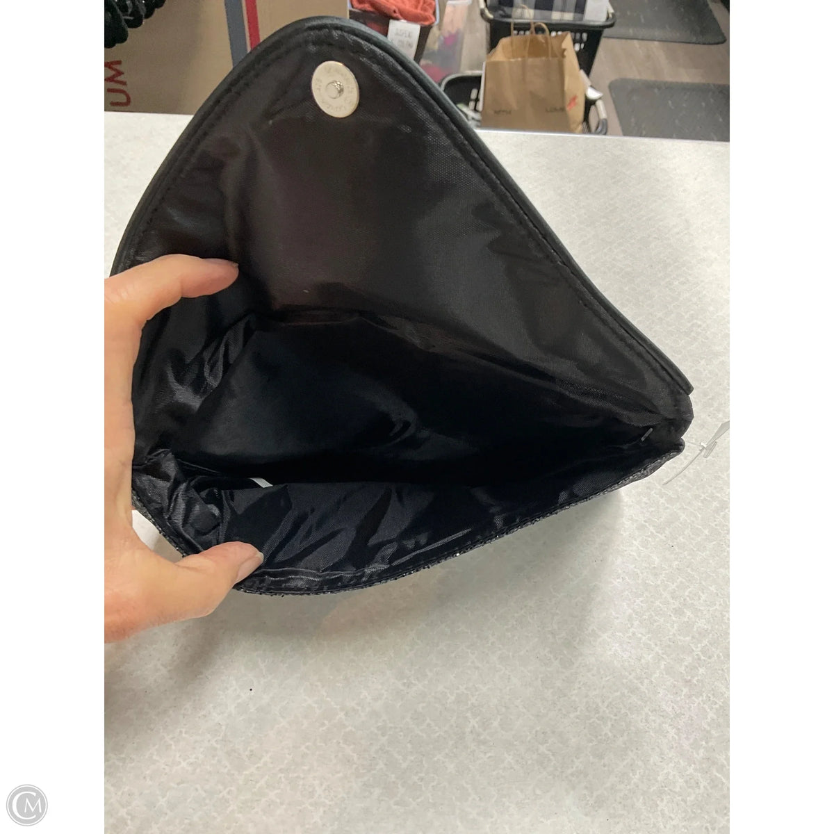 Makeup Bag By Clothes Mentor, Size: Medium
