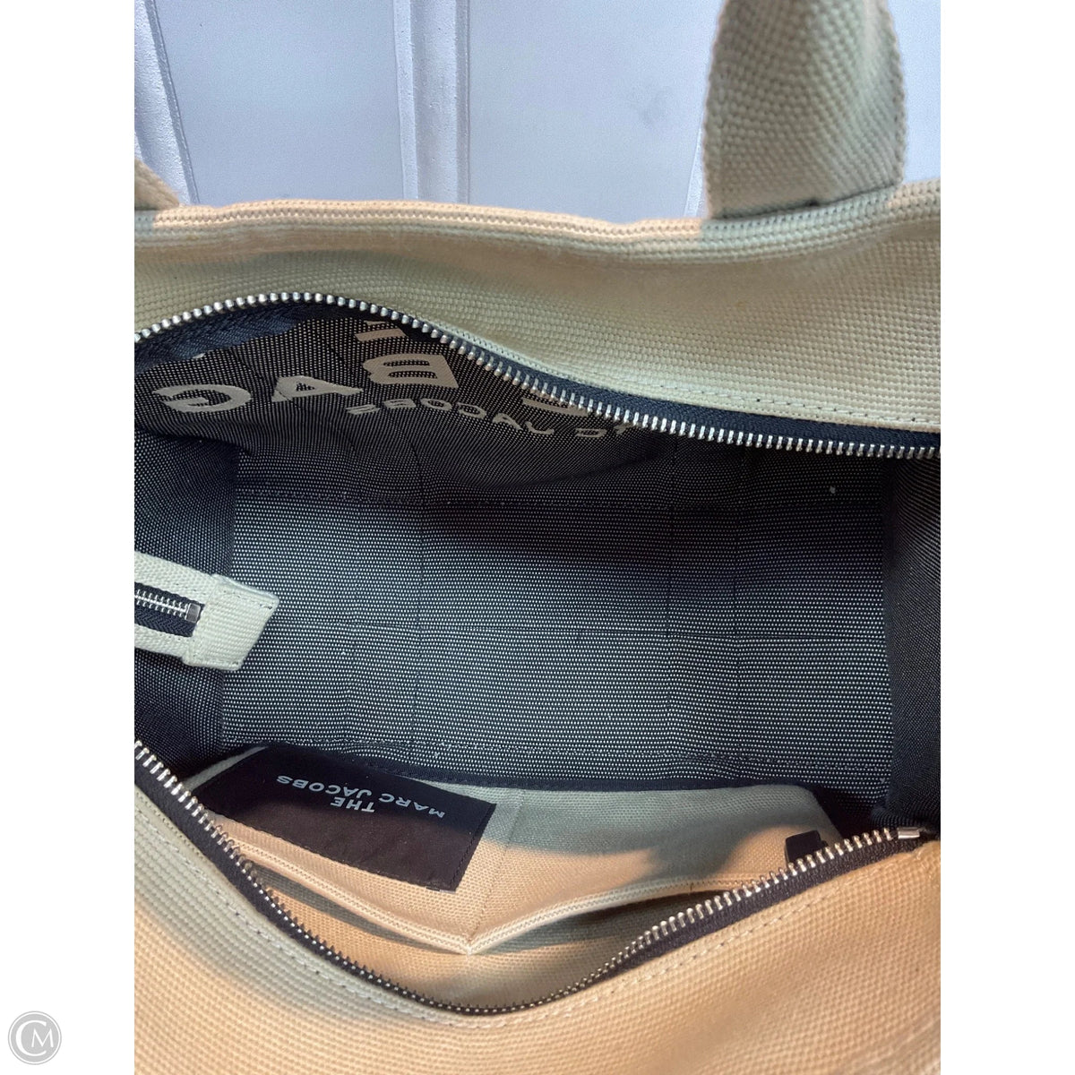 Tote Luxury Designer By Marc Jacobs, Size: Medium