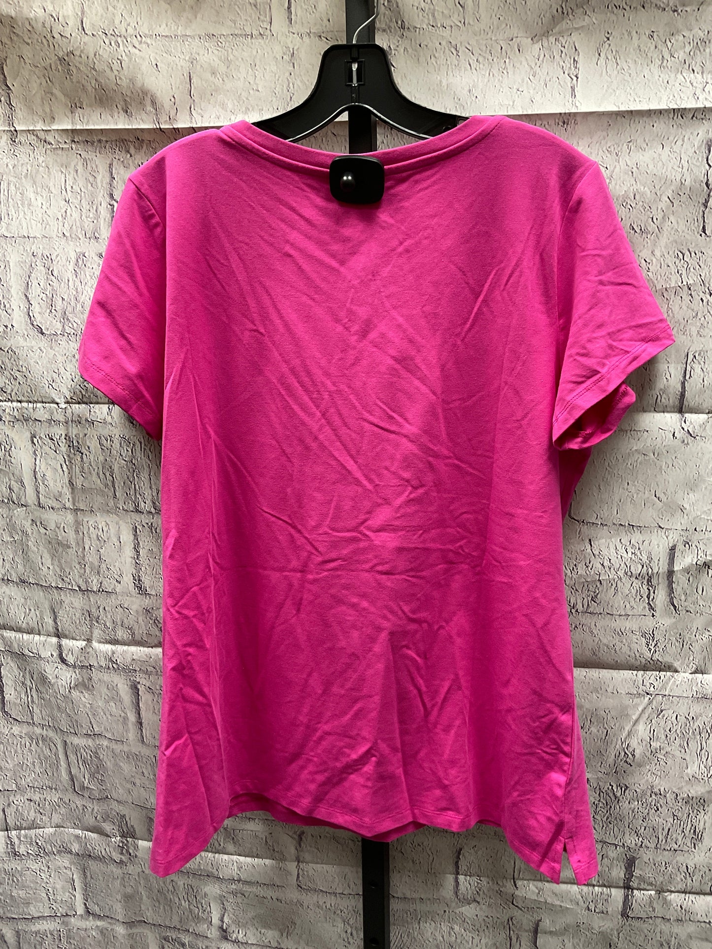 Top Short Sleeve Basic By Clothes Mentor  Size: M