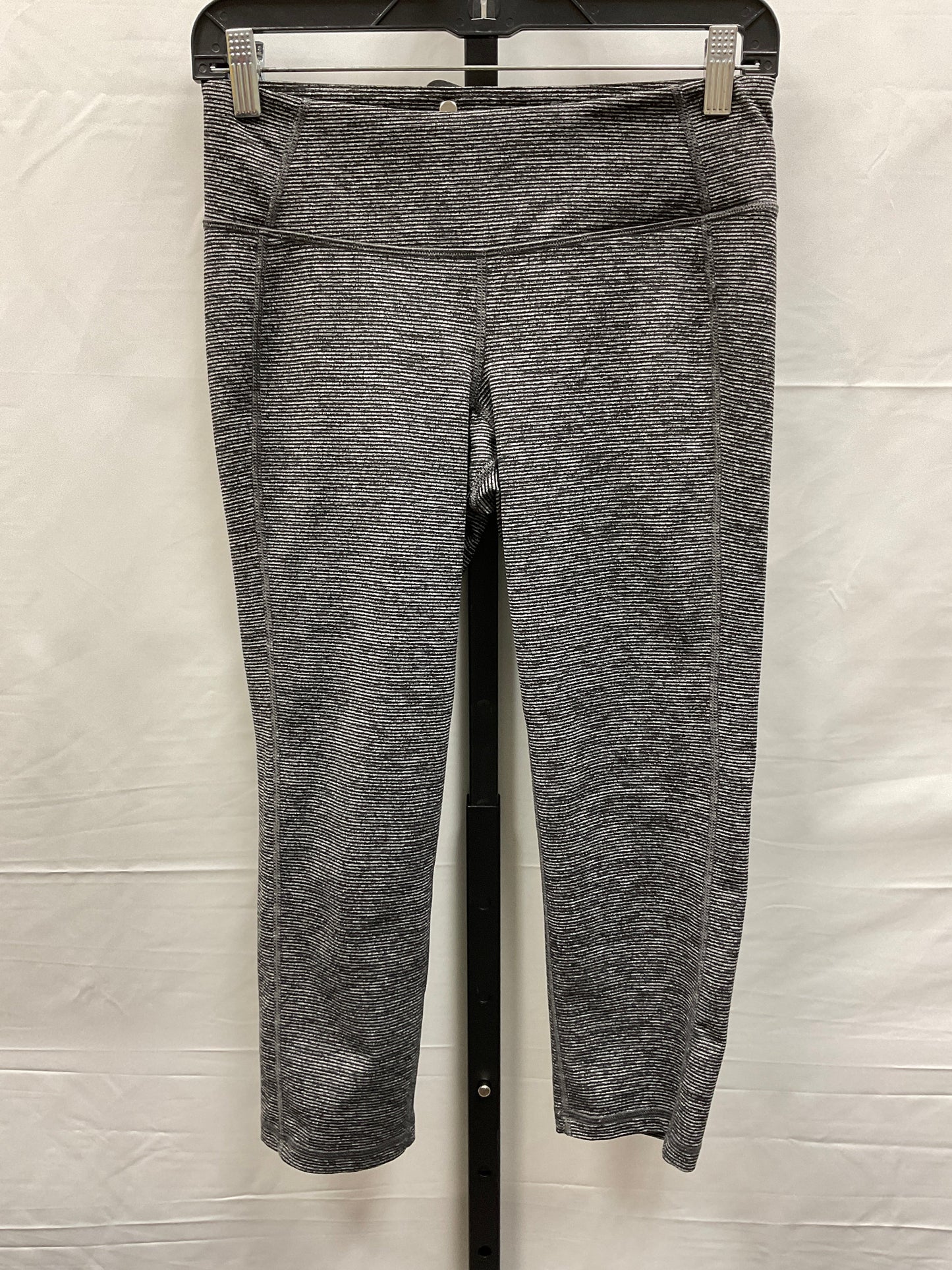 Grey Athletic Leggings Capris Old Navy, Size M