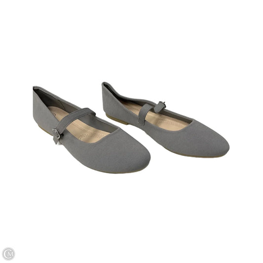 Shoes Flats By Clothes Mentor In Grey, Size: 8