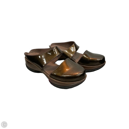 Sandals Heels Block By Clothes Mentor In Bronze, Size: 6.5
