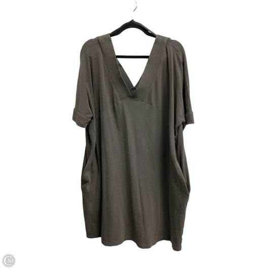 Top Short Sleeve By New In In Grey, Size: 2x