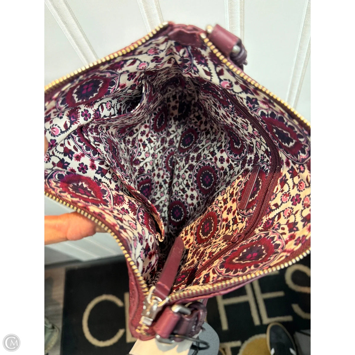 Handbag Leather By Vera Bradley, Size: Medium
