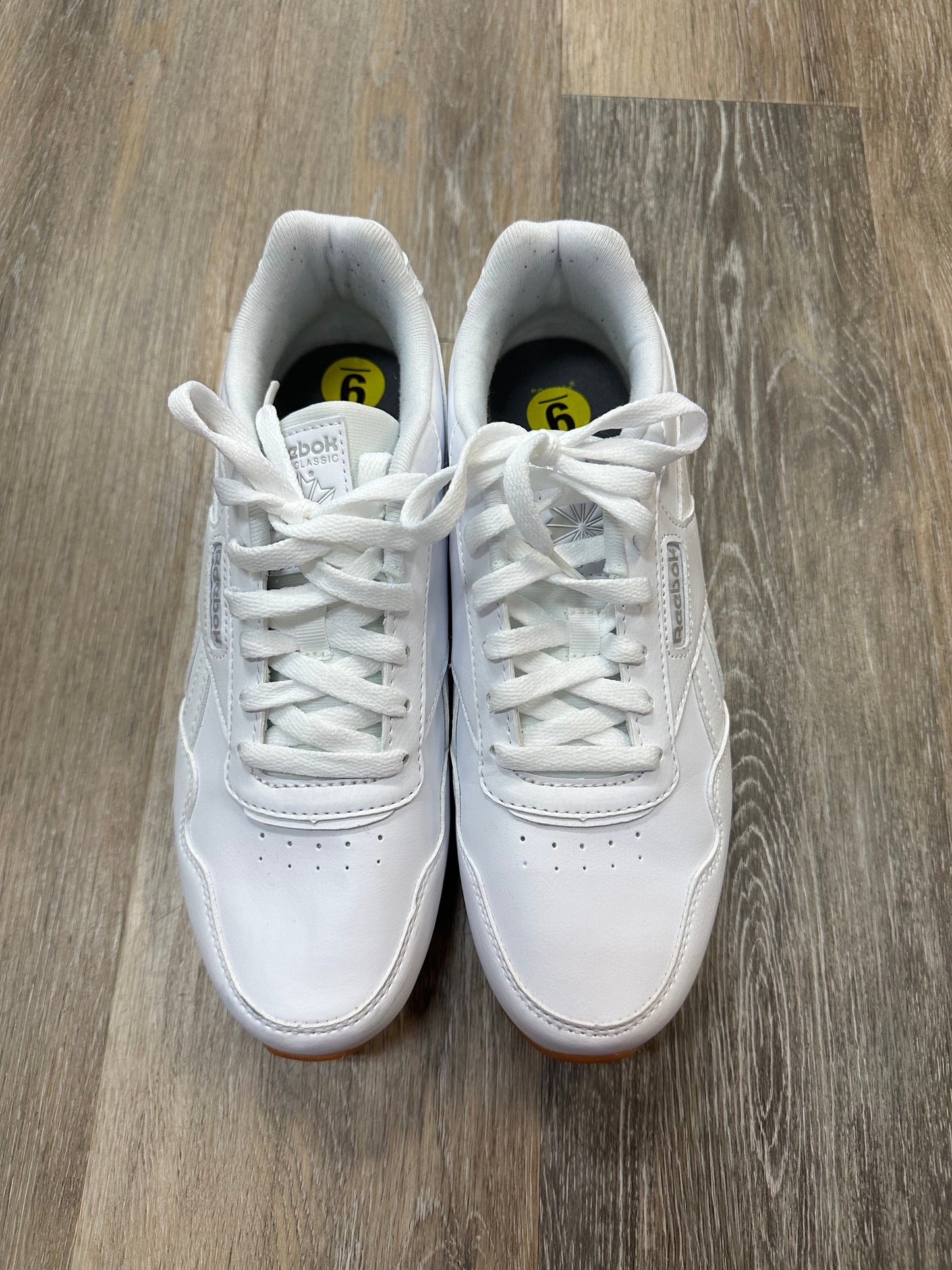 Shoes Athletic By Reebok In White, Size: 9