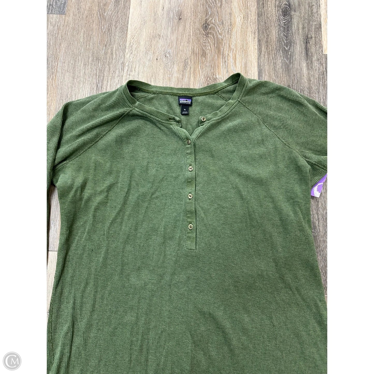 Top Long Sleeve By Patagonia In Green, Size: Xl