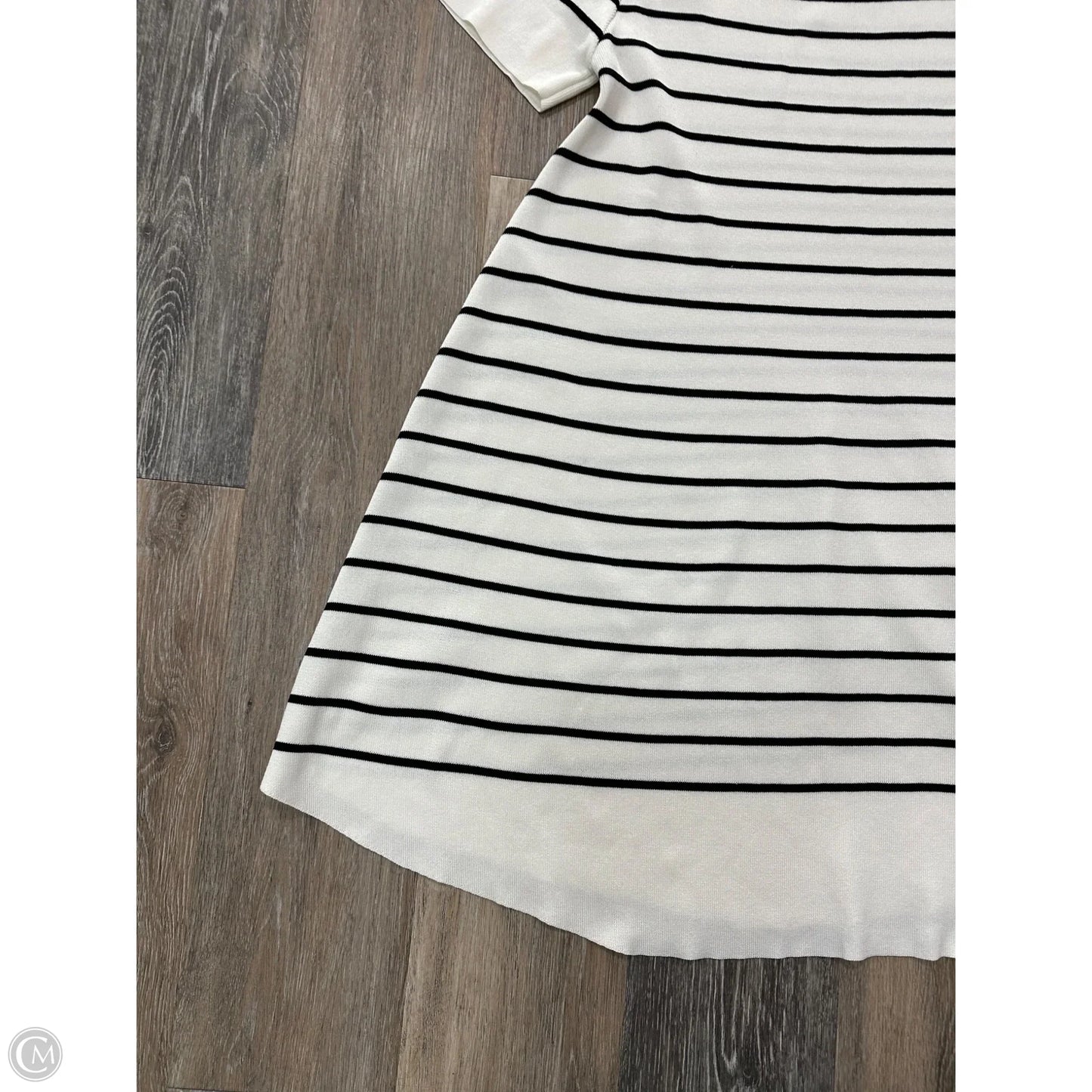Dress Casual Short By Things Between In Striped Pattern, Size: L