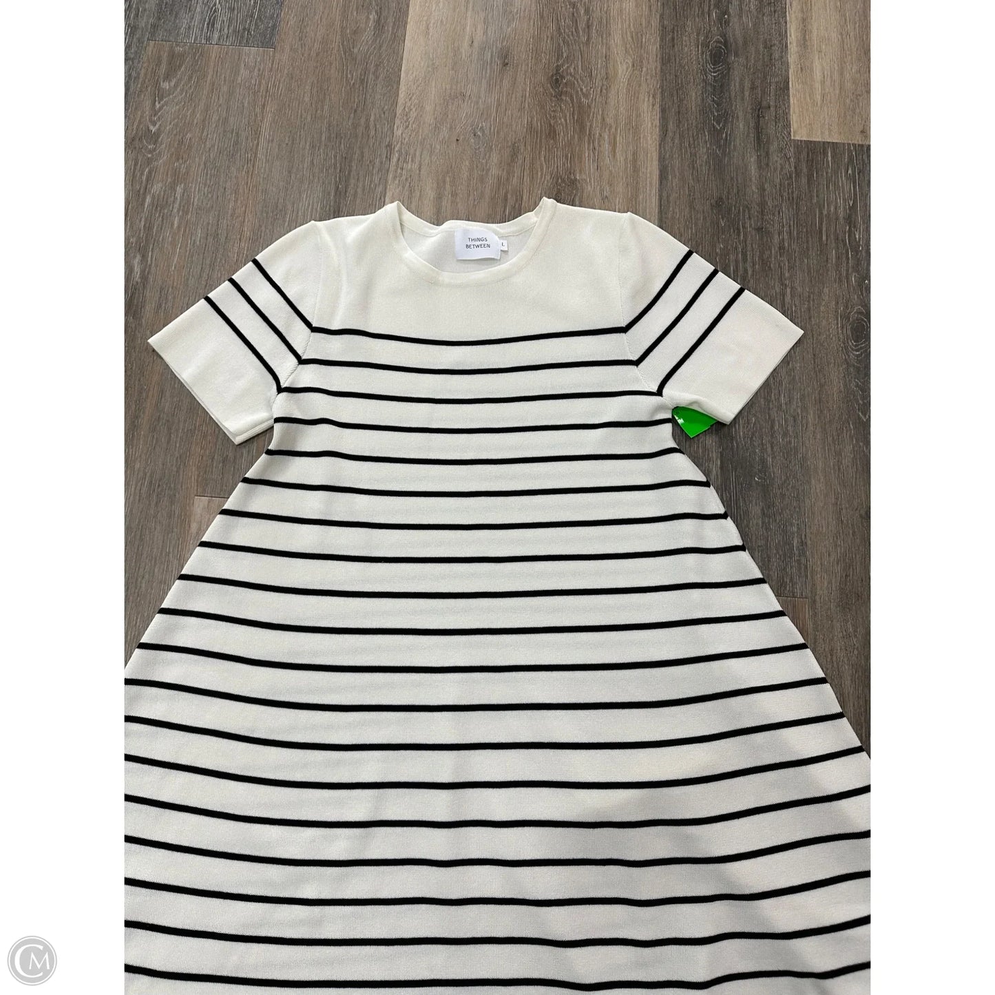 Dress Casual Short By Things Between In Striped Pattern, Size: L