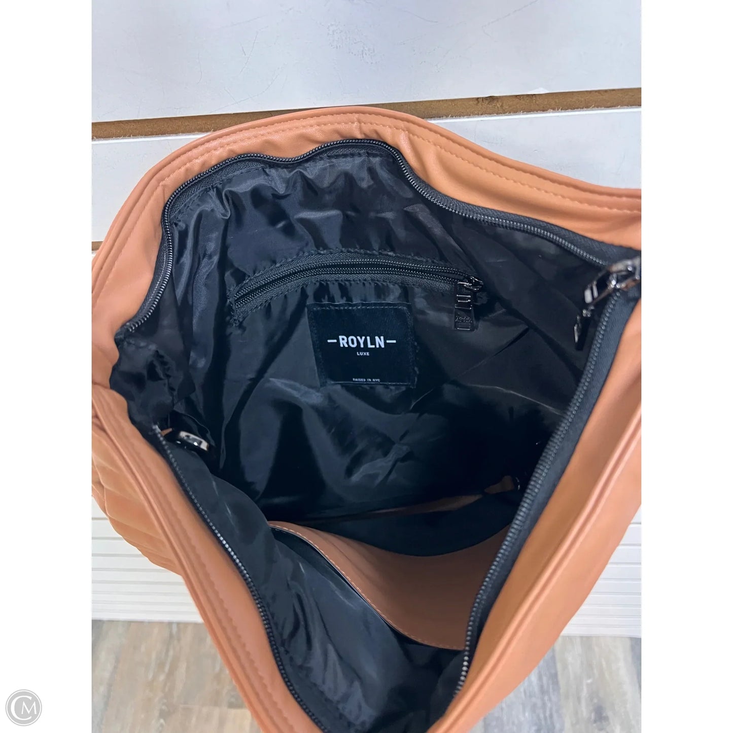 Crossbody By Think Royln, Size: Large