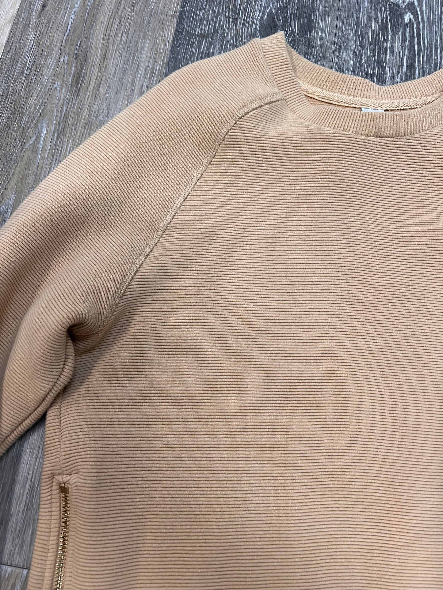 Athletic Sweatshirt Crewneck By Varley In Tan, Size: S