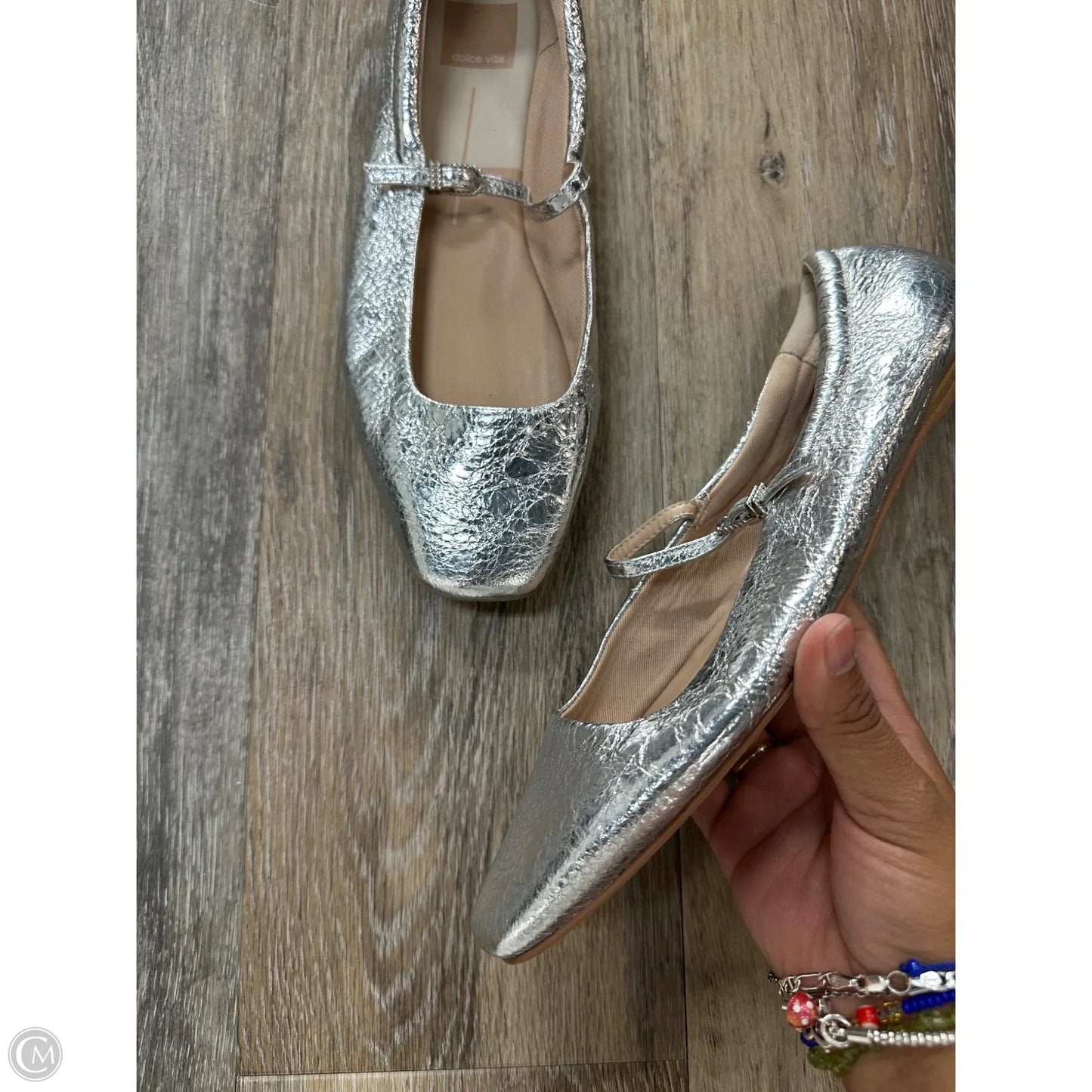 Shoes Flats By Dolce Vita In Silver, Size: 9.5
