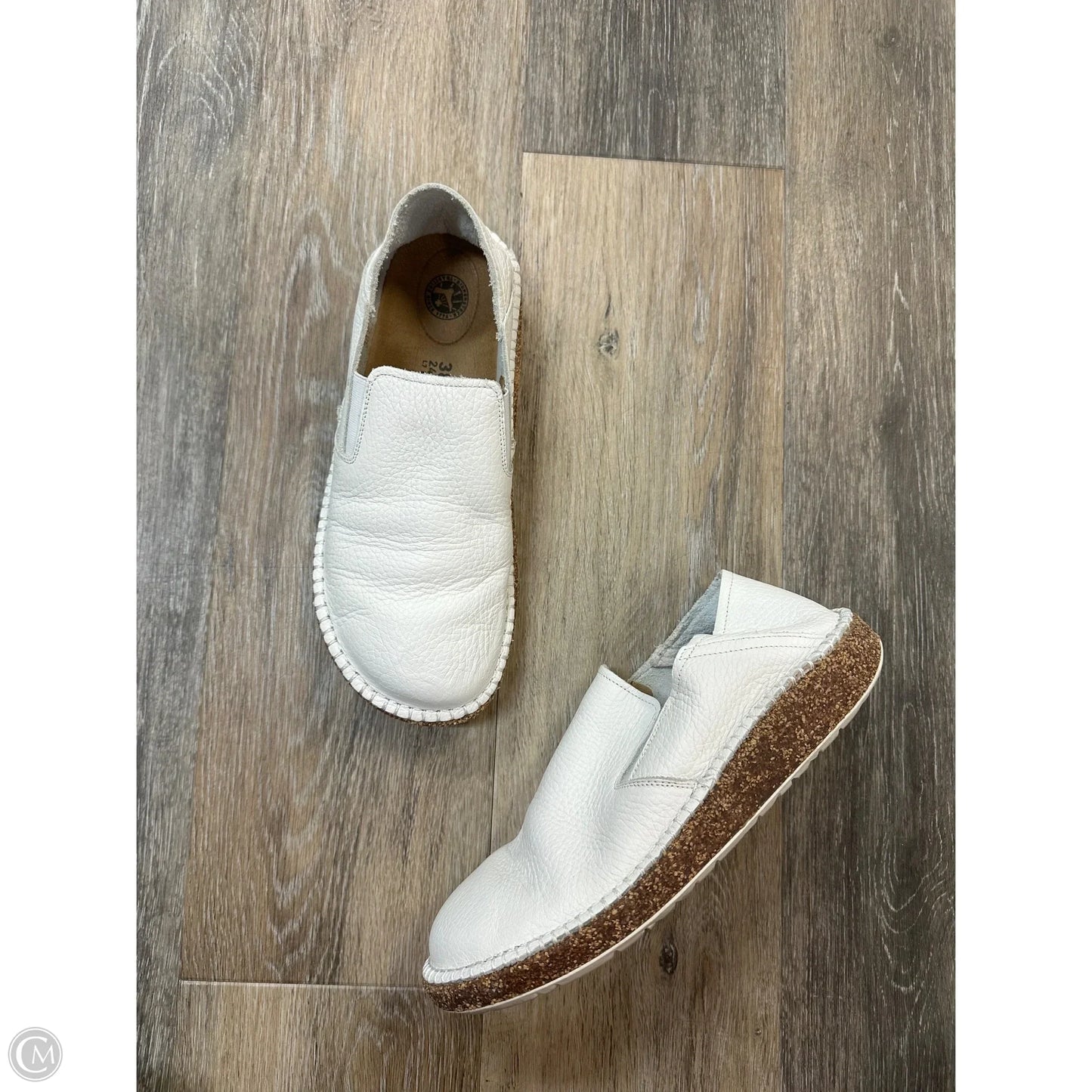 Shoes Flats By Birkenstock In White, Size: 7.5