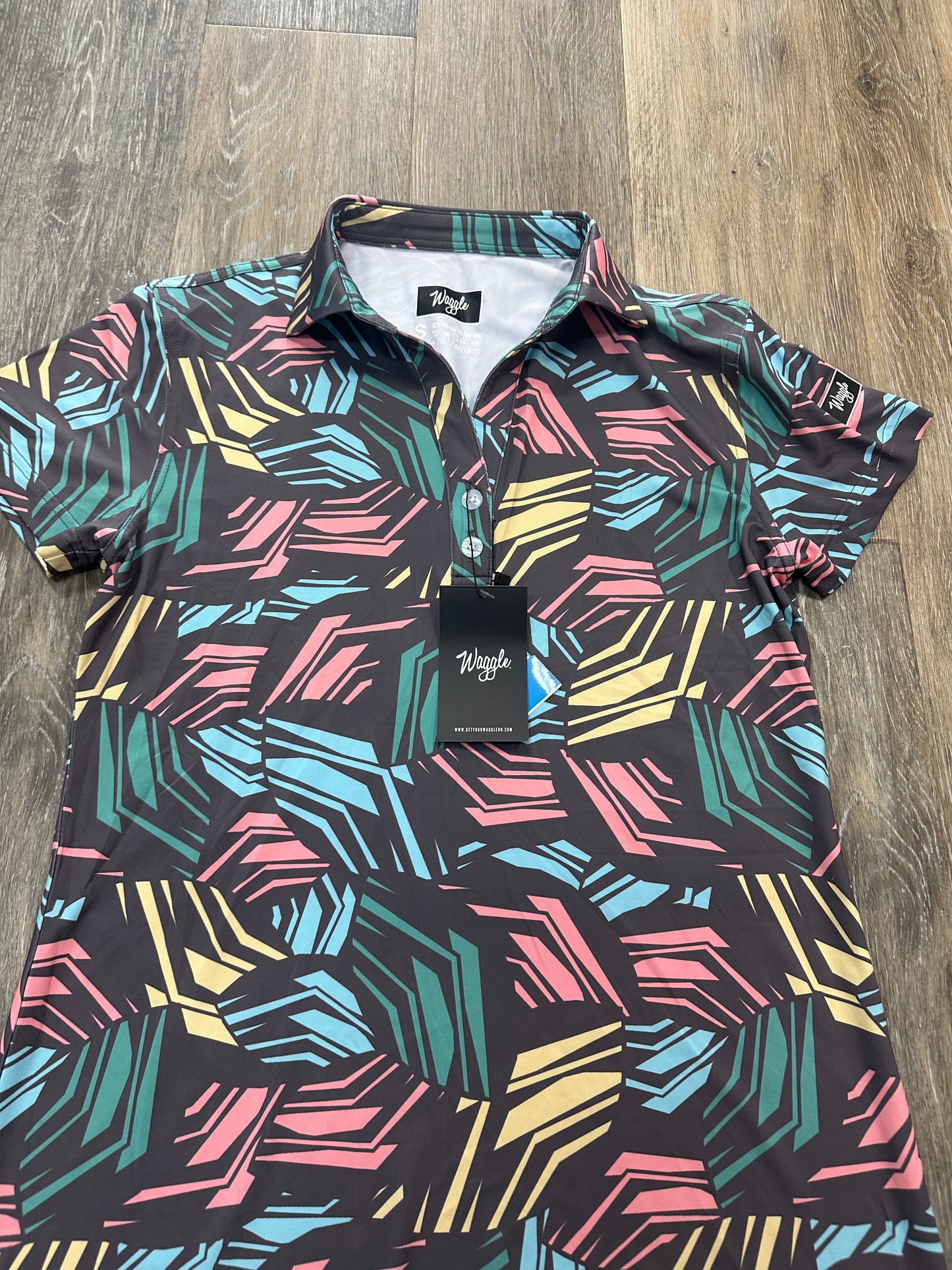 Multi-colored Athletic Top Short Sleeve Waggle, Size S
