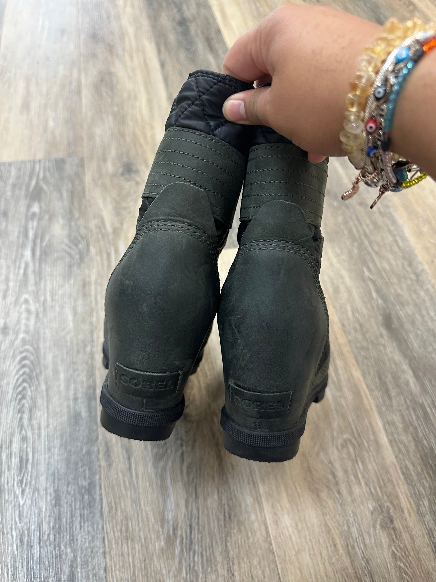 Boots Ankle Heels By Sorel In Green, Size: 10.5