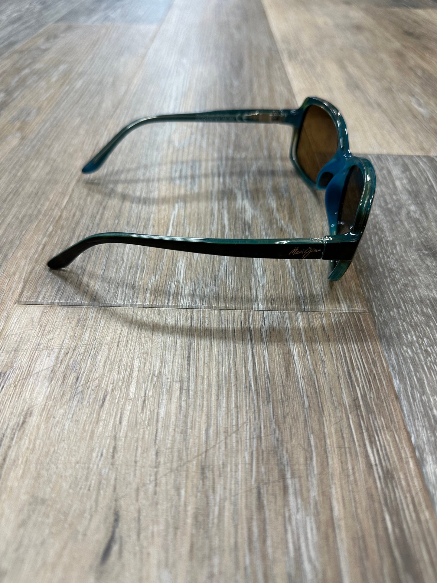 Sunglasses By Maui Jim, Size: Medium