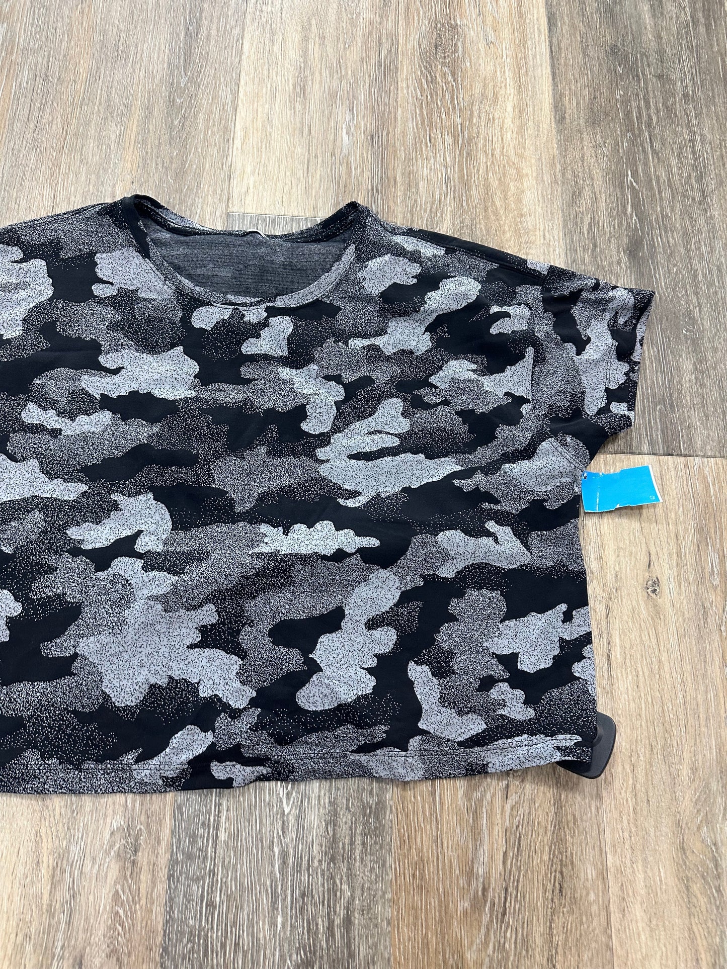 Camouflage Print Athletic Top Short Sleeve Lululemon, Size M