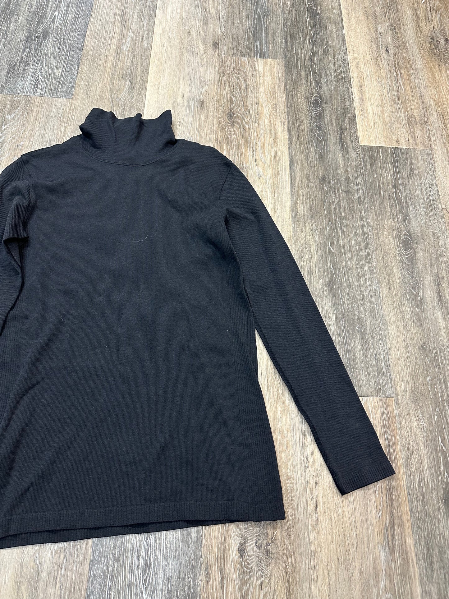 Athletic Top Long Sleeve Collar By Lululemon In Black, Size: 12