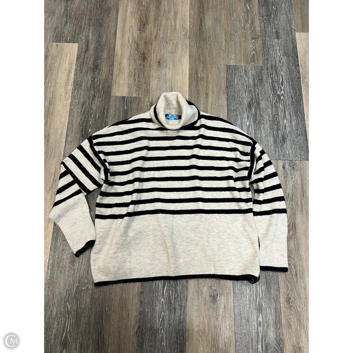 Sweater By Cece In Striped Pattern, Size: M