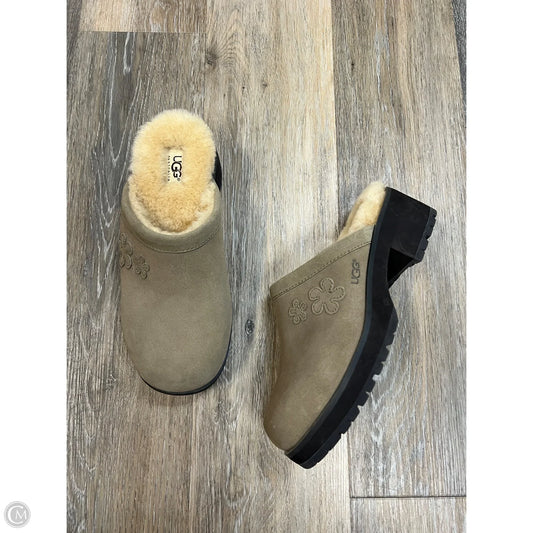 Shoes Designer By Ugg In Taupe, Size: 9