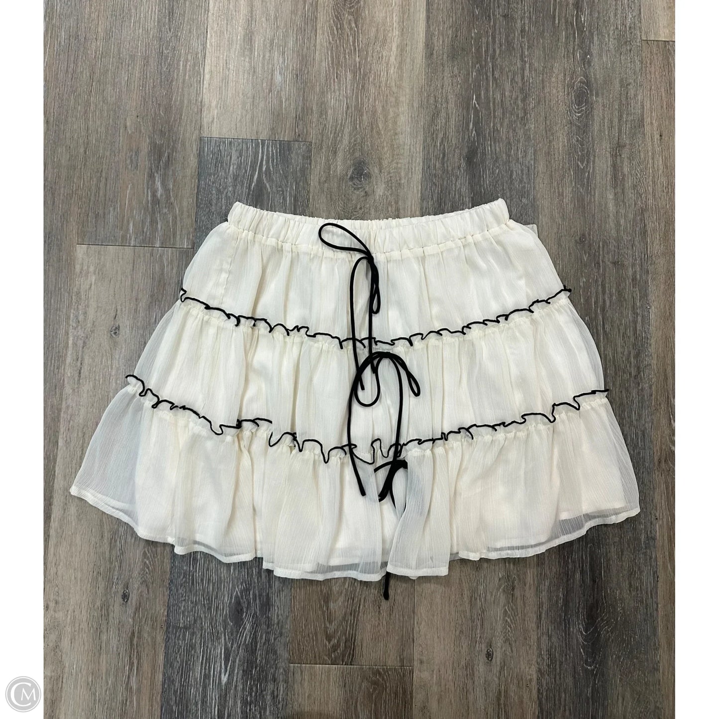 Skirt Mini & Short By C’isa In Cream, Size: L