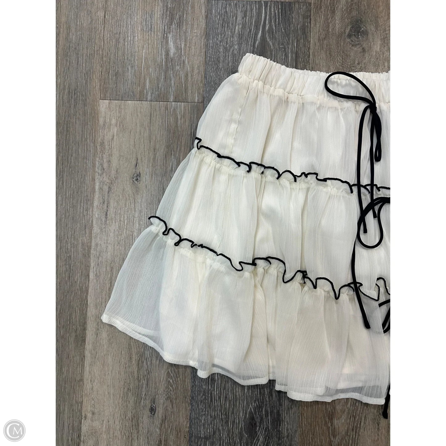 Skirt Mini & Short By C’isa In Cream, Size: L