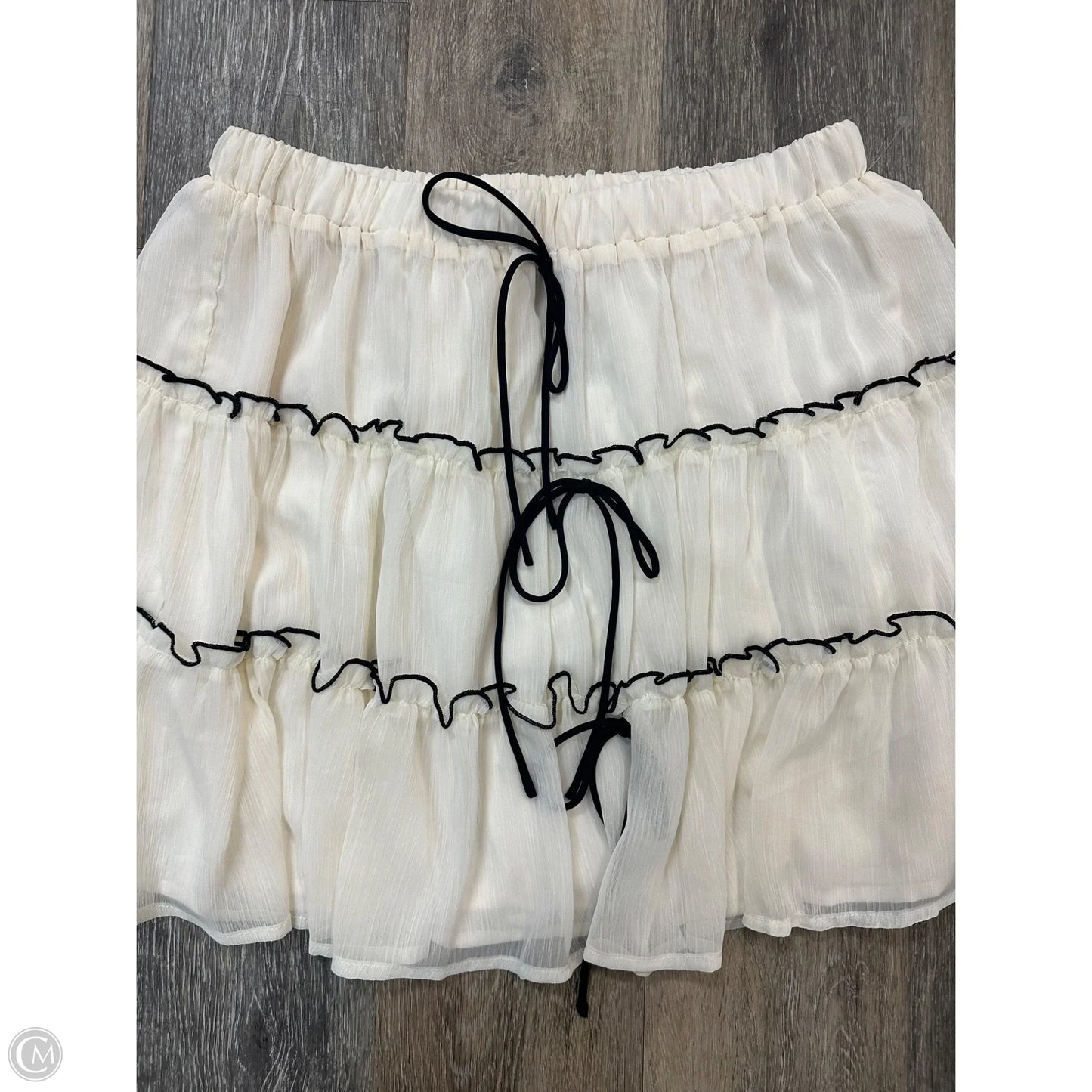 Skirt Mini & Short By C’isa In Cream, Size: L