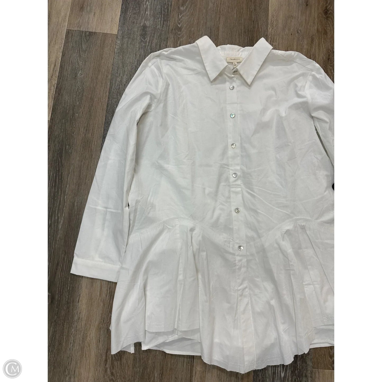 Dress Casual Short By Promesa In White, Size: L