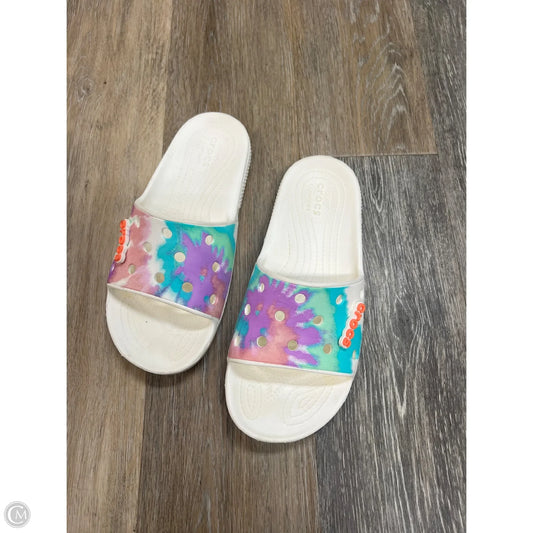 Sandals Flats By Crocs In Tie Dye Print, Size: 10