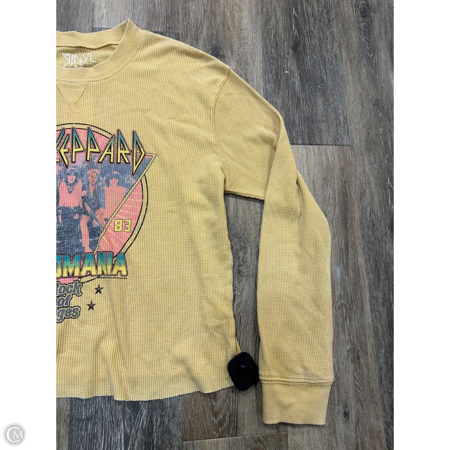Top Long Sleeve By Vinyl Icons In Yellow, Size: L