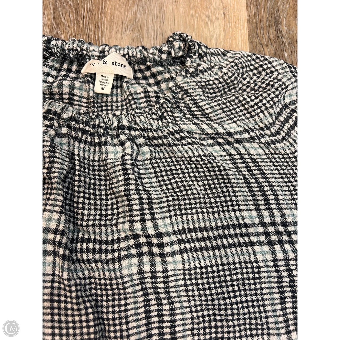 Blouse Long Sleeve By Cloth & Stone In Plaid Pattern, Size: M